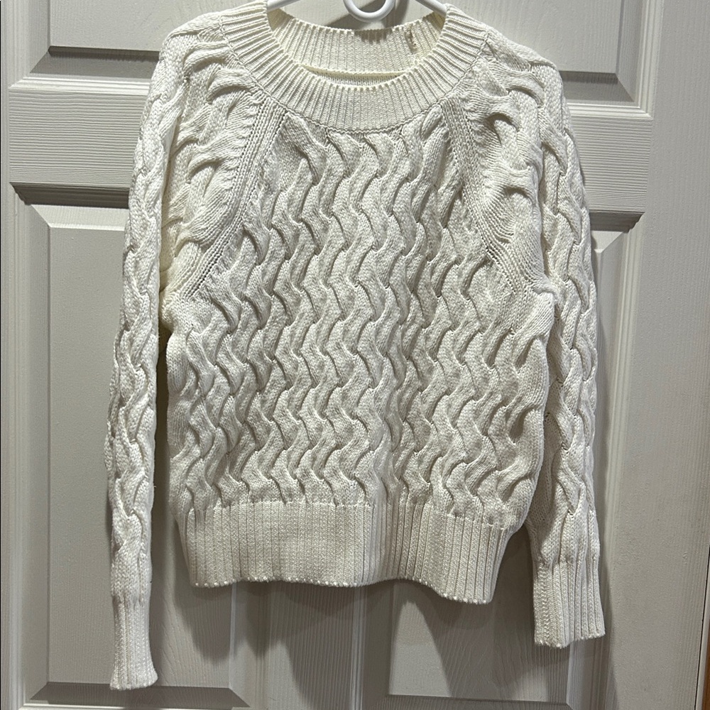 GAP Ivory Cable Knit Sweater